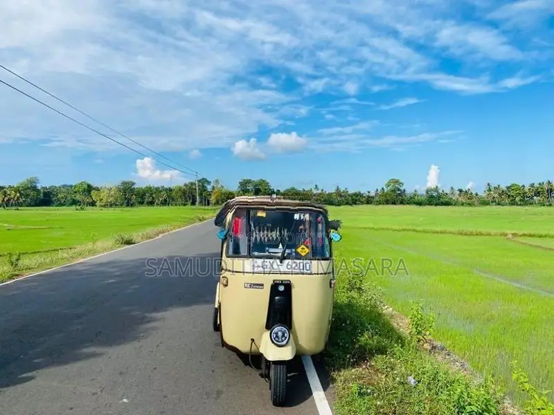 Bajaj RE 2002