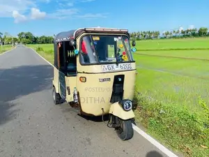 Bajaj RE 2002