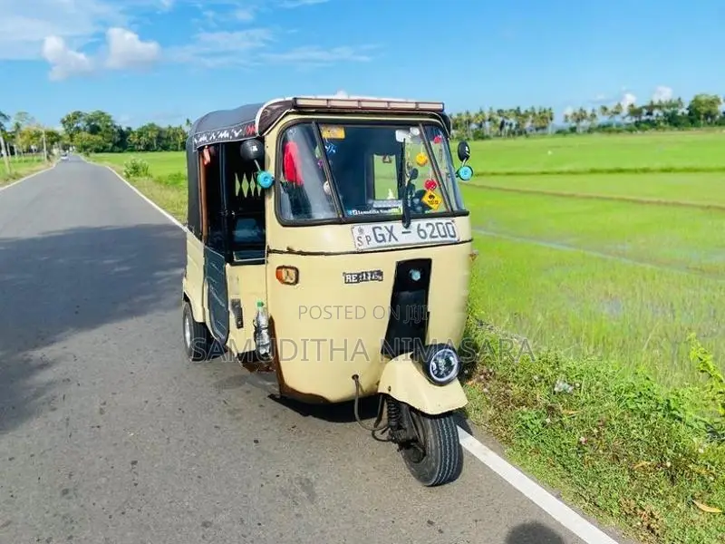 Bajaj RE 2002