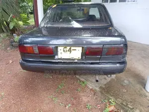 Nissan Sunny 1992