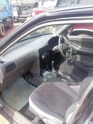 Nissan Sunny 1992