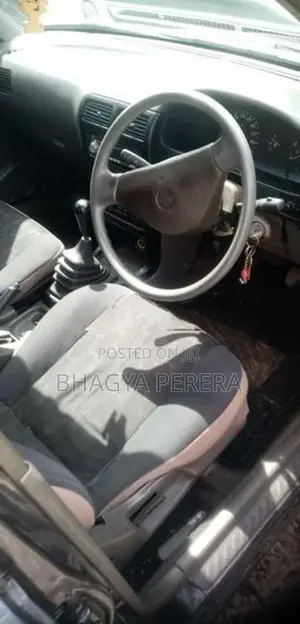 Nissan Sunny 1992