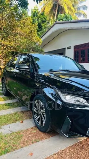 Toyota Yaris Ativ 2025