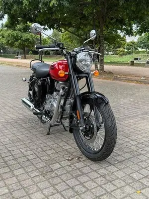 Royal Enfield Classic 350 Redditch Red 2026