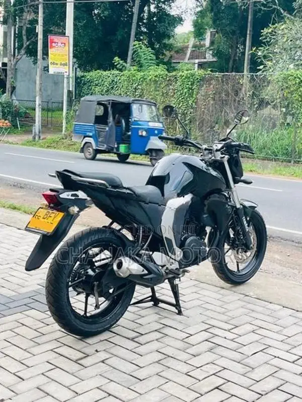 Yamaha FZ V2 Black Shine 2017