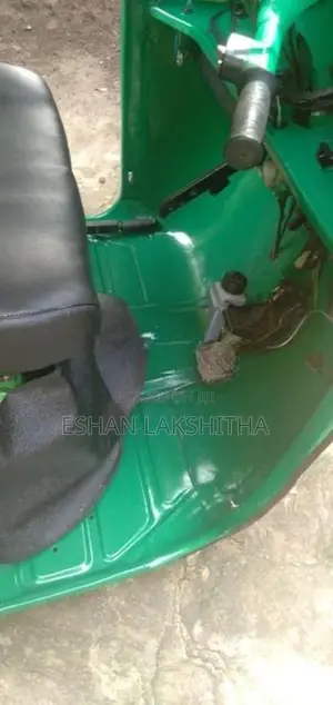 Bajaj RE 2003