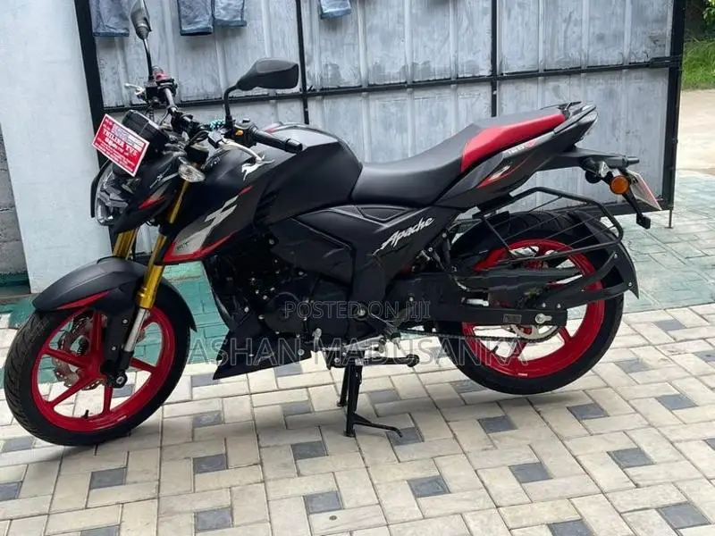 TVS Apache RTR 160 Black Edition 2026