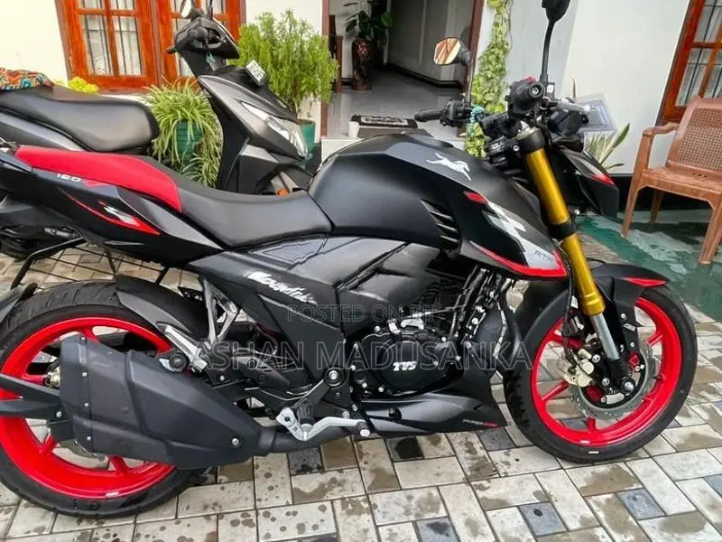 TVS Apache RTR 160 Black Edition 2026