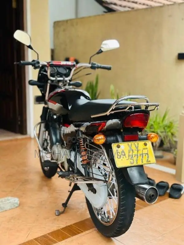 Bajaj CT100 2012