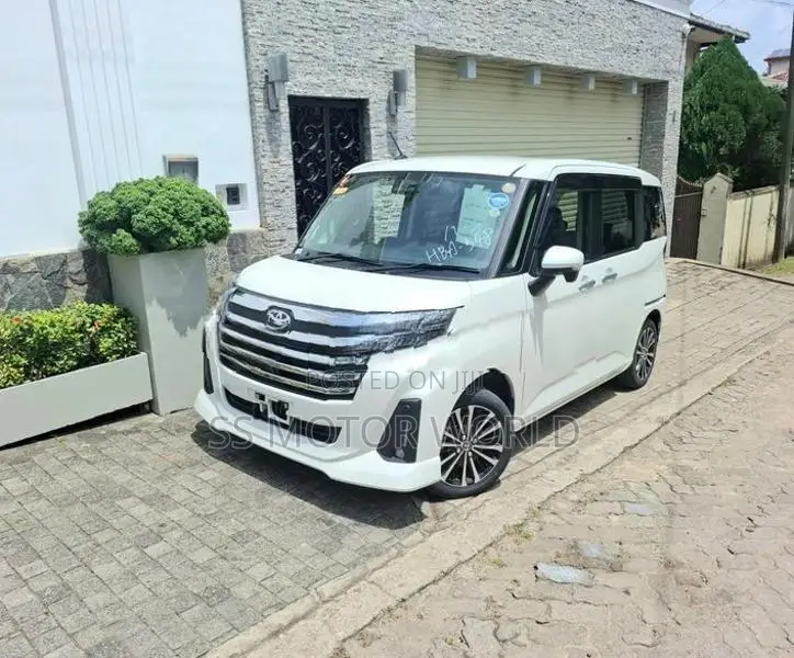 Toyota Roomy CUSTOM GT TURBO 2025
