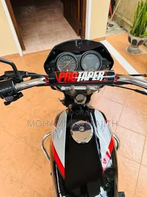 Bajaj CT100 2012