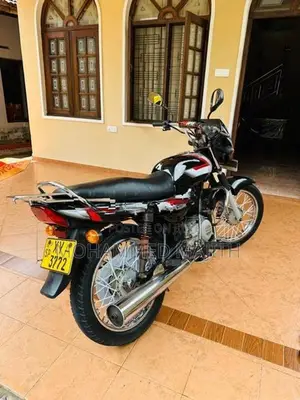 Bajaj CT100 2012