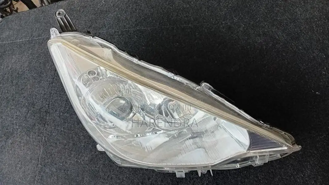 Toyota Aqua NHP10 Headlight