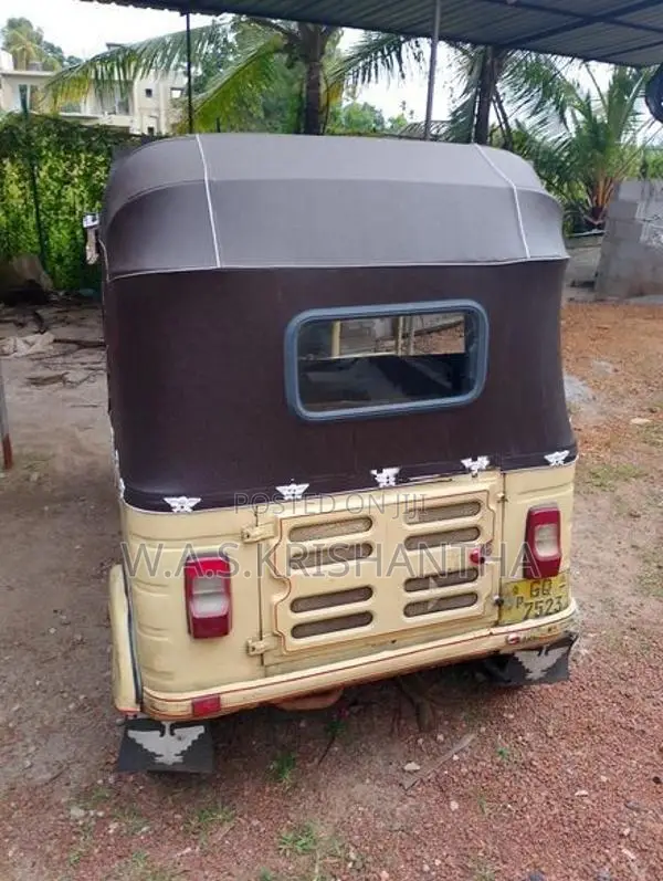 Bajaj RE 2003