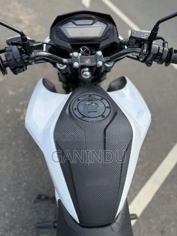 Honda Cb Hornet 2017 Motorbike (Used)