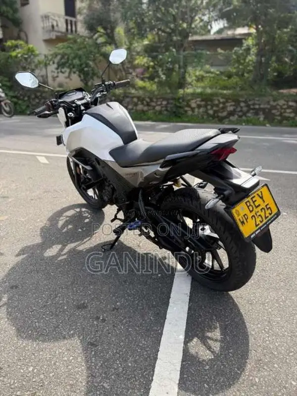 Honda Cb Hornet 2017 Motorbike (Used)