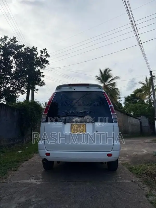 Toyota Noah CR2 2005 Van (Used)