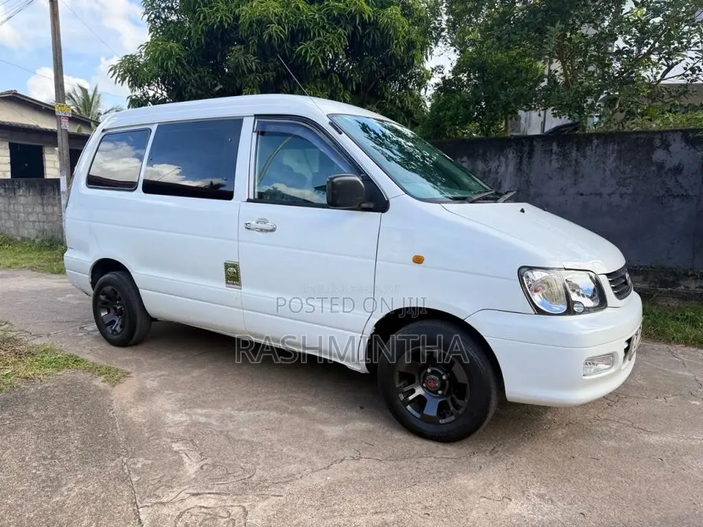 Toyota Noah CR2 2005 Van (Used)