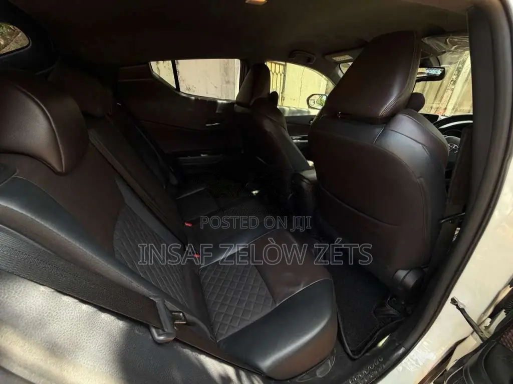 Toyota CHR NGX 10 2018 SUV (Used)