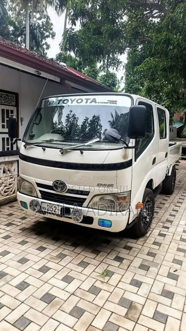 Toyota Dyna 1994 Crew Cab (Used)