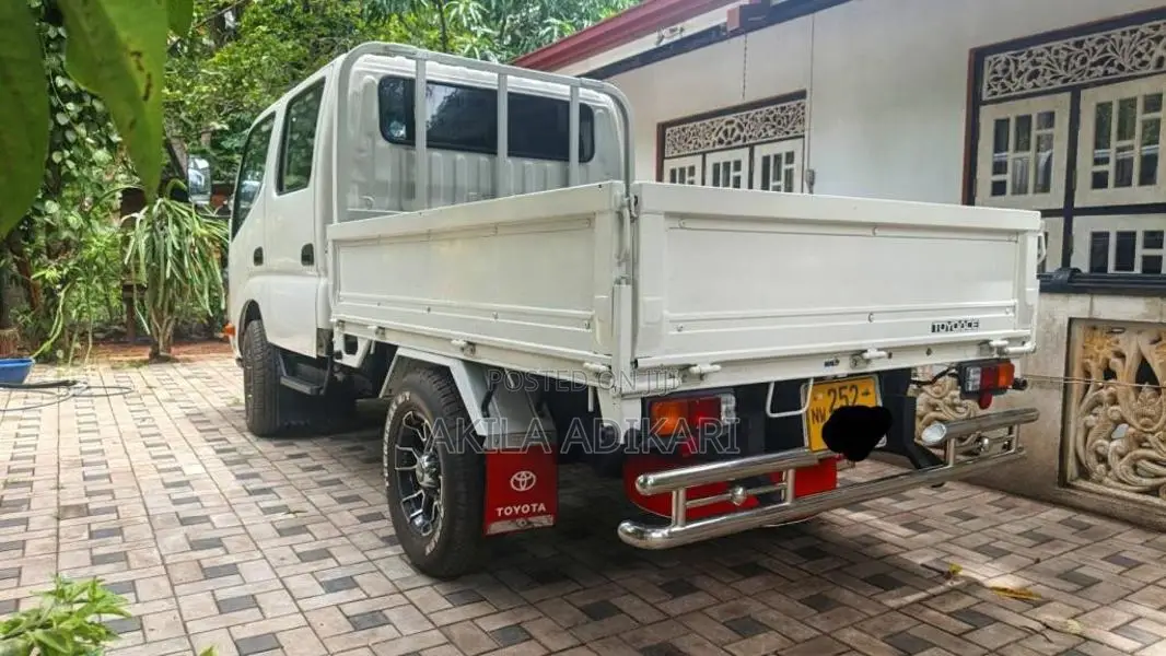 Toyota Dyna 1994 Crew Cab (Used)