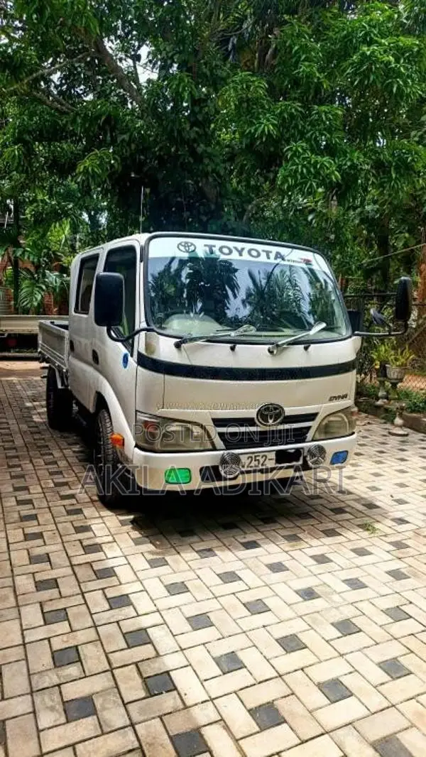 Toyota Dyna 1994 Crew Cab (Used)