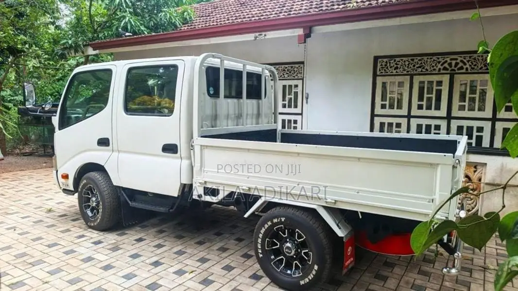 Toyota Dyna 1994 Crew Cab (Used)