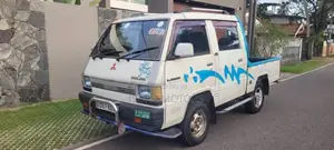 Mitsubishi Mitsubishi 1982 Crew Cab (Used)