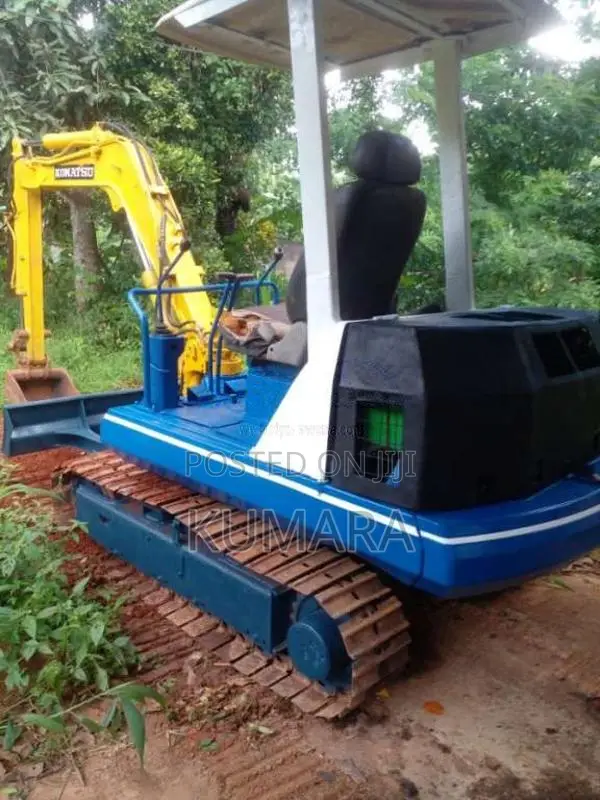 Komatsu PC30-5 2001 Heavy-Duty (Used)