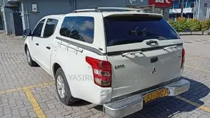 Mitsubishi Double Cab 2017 Pickup (Used)