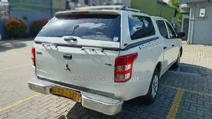 Mitsubishi Double Cab 2017 Pickup (Used)