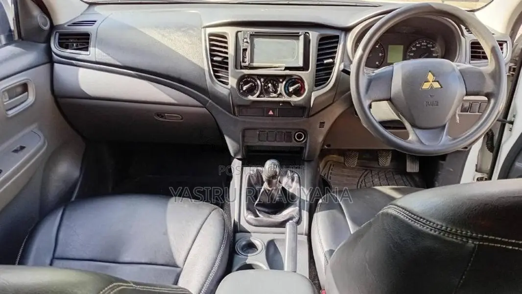 Mitsubishi Double Cab 2017 Pickup (Used)