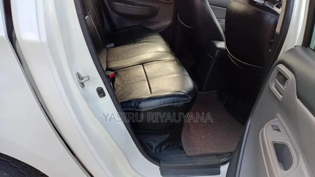 Mitsubishi Double Cab 2017 Pickup (Used)
