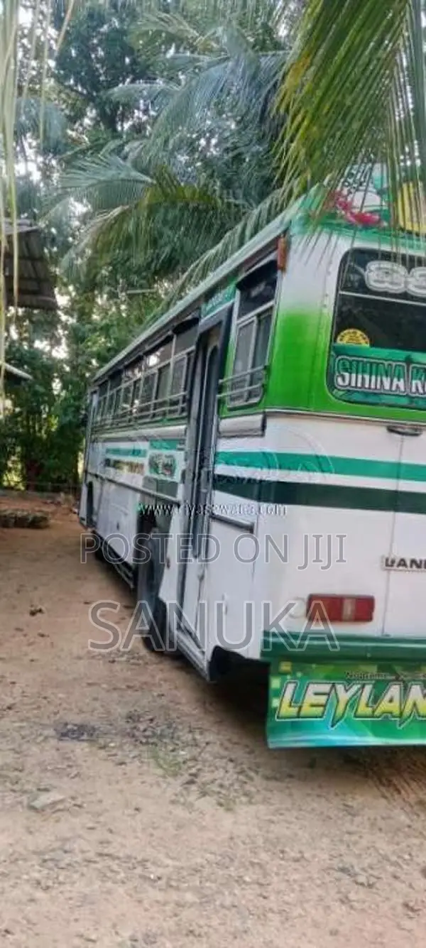 Ashok-Leyland Viking 2004 Bus (Used)