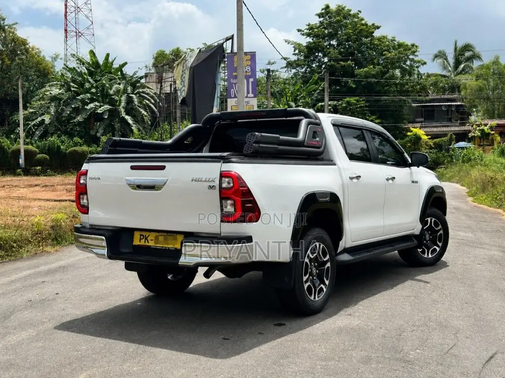 Toyota Hilux 2025 Pickup (Used)