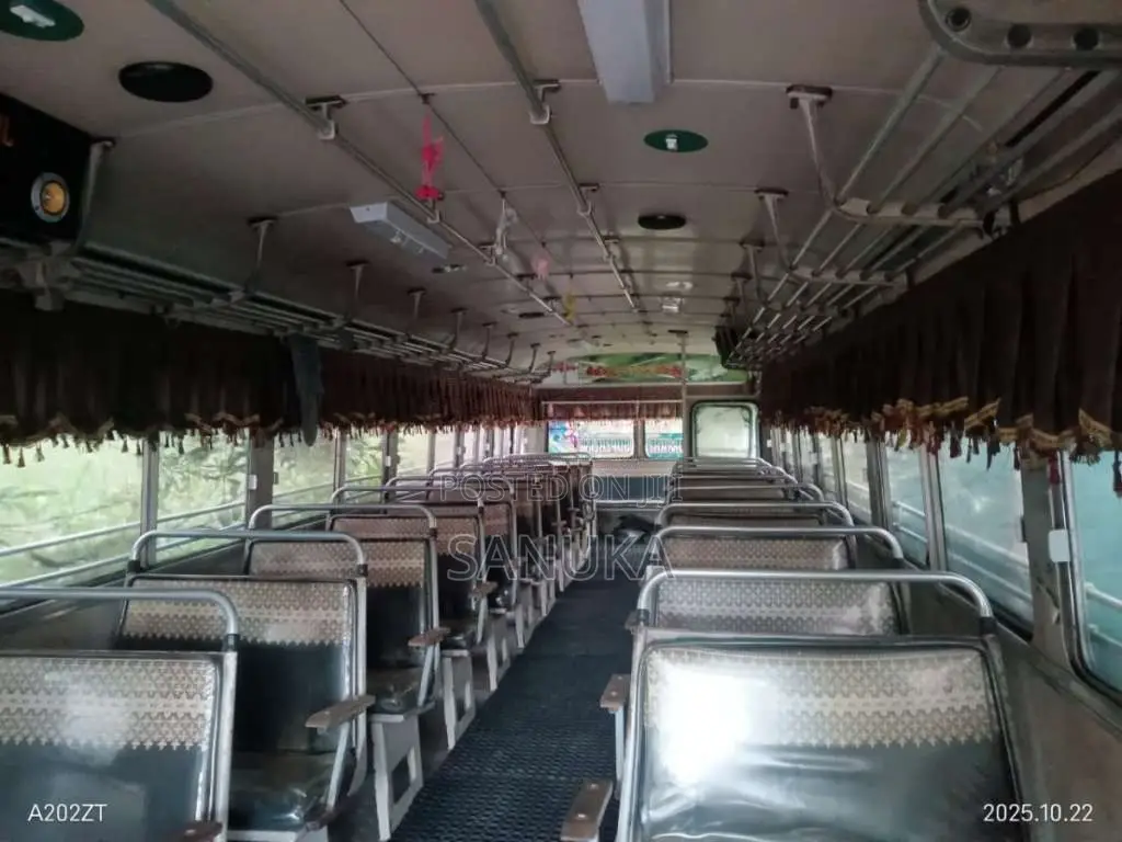 Ashok-Leyland Viking 2004 Bus (Used)