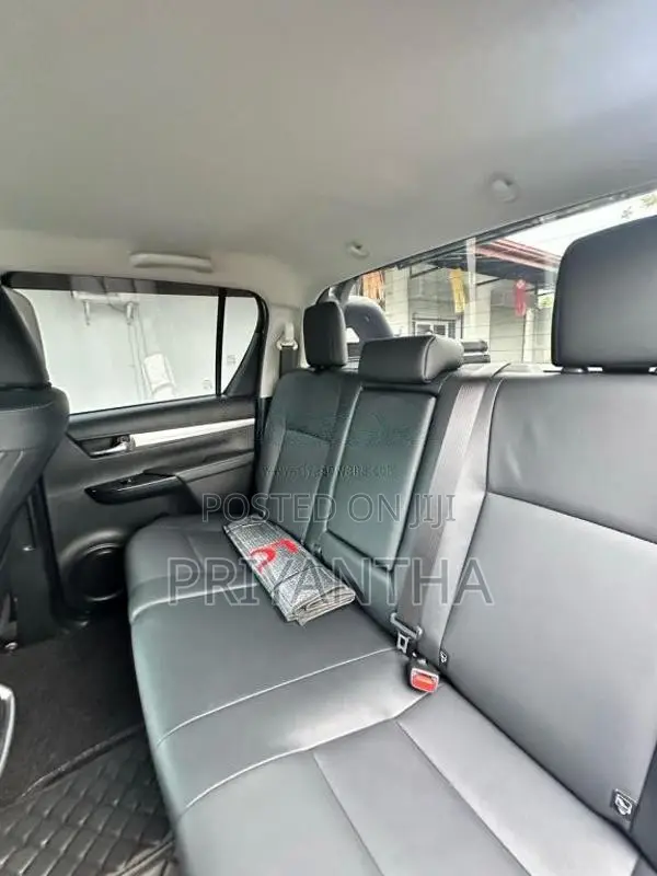 Toyota Hilux 2025 Pickup (Used)