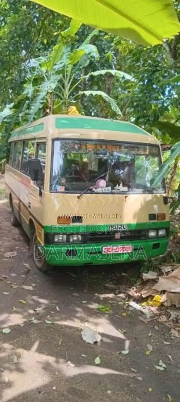 Isuzu Journey M 1982 Bus (Used)