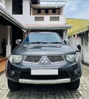 Mitsubishi L200 Sportero 2015 Pickup (Used)