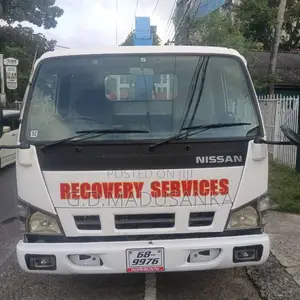 Nissan Boom Truck With Carrier 1994 Heavy-Duty (Used)