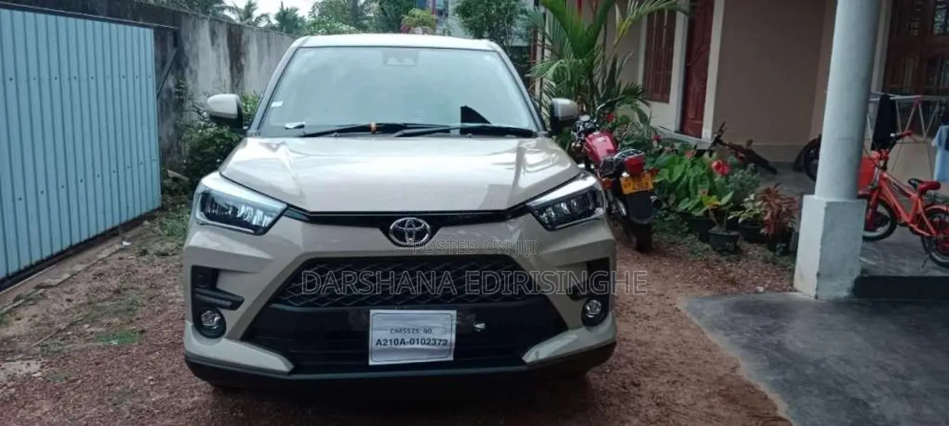 Toyota Raize 2025 SUV (Used)