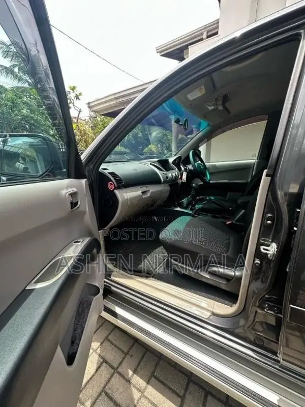 Mitsubishi L200 Sportero 2015 Pickup (Used)
