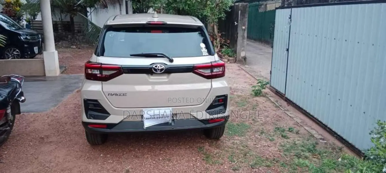 Toyota Raize 2025 SUV (Used)