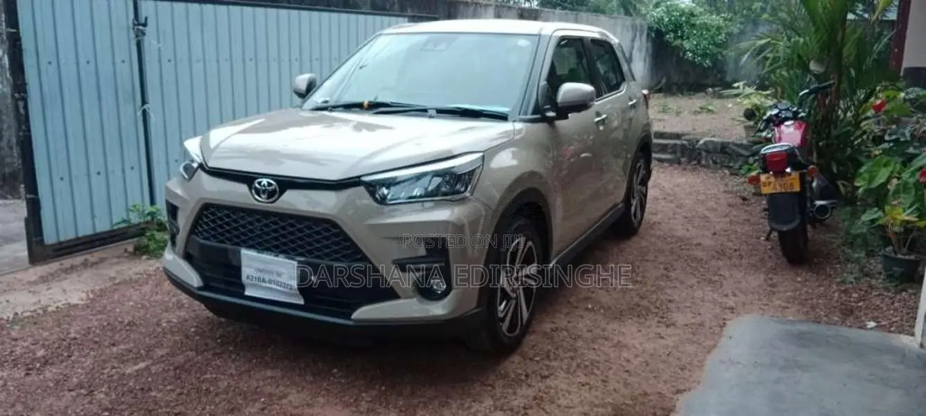 Toyota Raize 2025 SUV (Used)