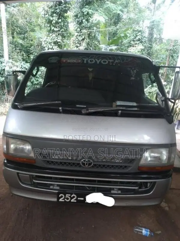 Toyota Dolphin 113 1993 Van (Used)