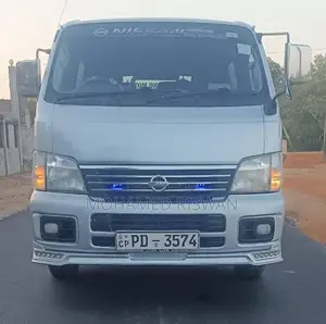 Nissan E25 2006 Van (Used)