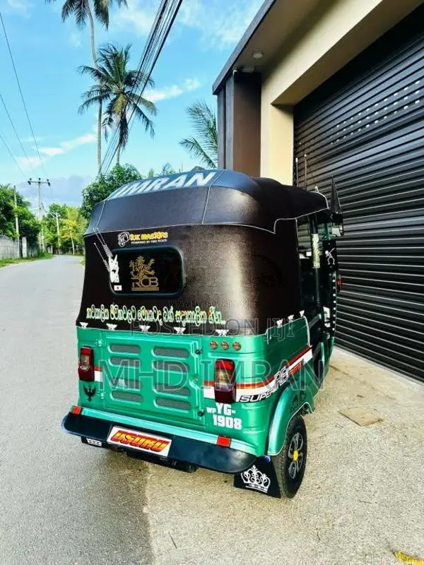 Bajaj RE 205 2011 Three Wheel (Used)