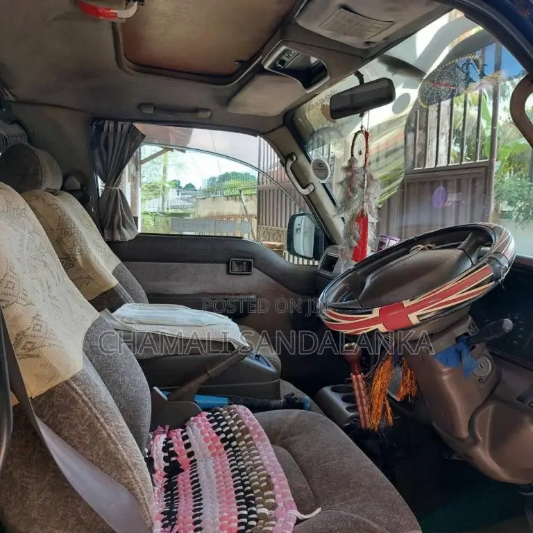 Nissan Caravan 1992 Van (Used)