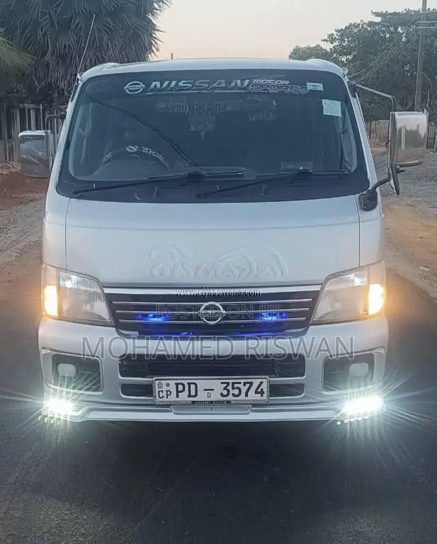 Nissan E25 2006 Van (Used)