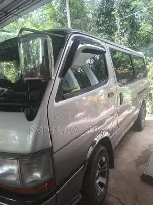 Toyota Dolphin 113 1993 Van (Used)